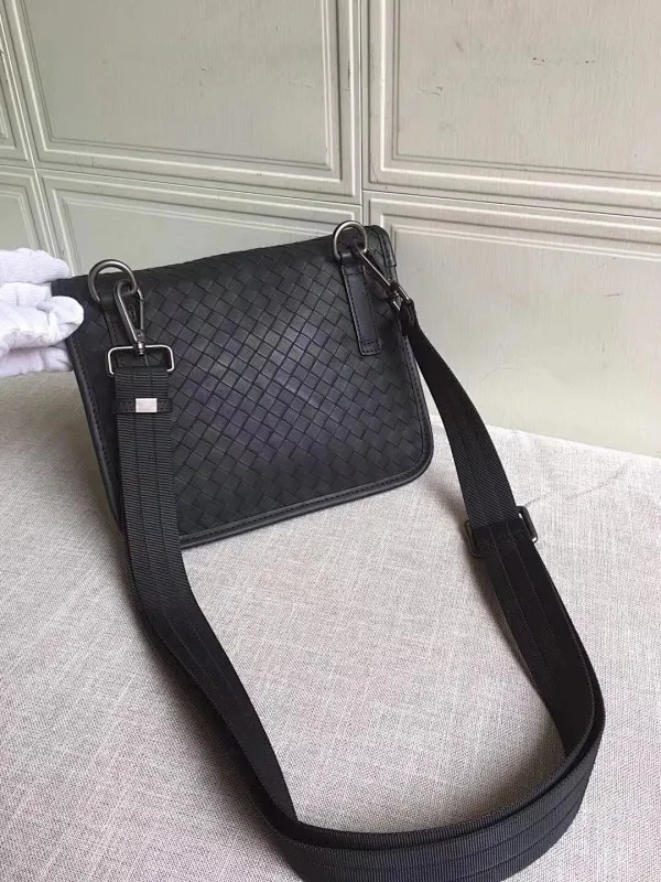 All categories 💚 Top version men’s bags 💚 BV 2024 new BV crossbody bag